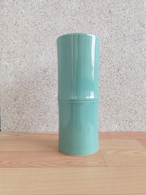 古玩陶瓷竹節型青釉筆筒真品鑒賞圖
