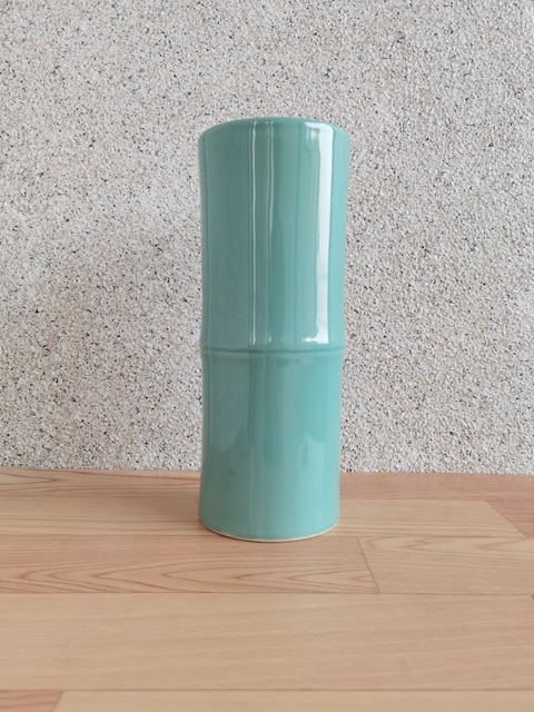 古玩陶瓷竹節型青釉筆筒真品鑒賞圖