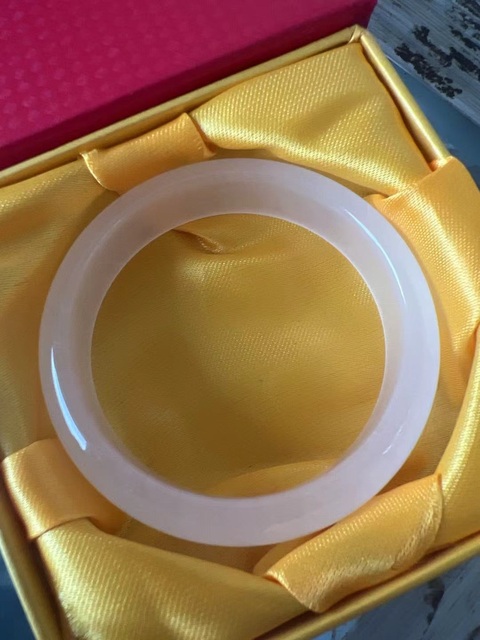 古玩玉器天然“金絲玉”手鐲真品鑒賞圖