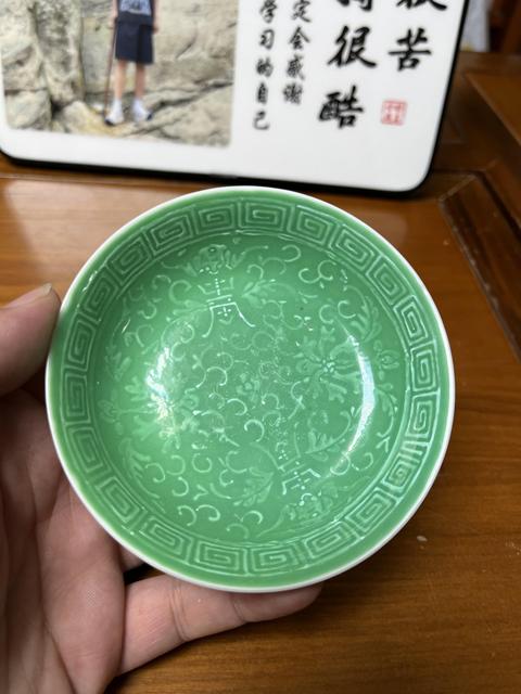 古玩陶瓷民國粉彩小碟真品鑒賞圖