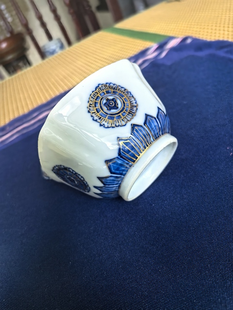 古玩陶瓷青花描金四方倭角花卉紋蓋杯真品鑒賞圖