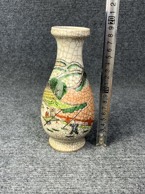 古玩陶瓷哥釉五彩人物故事紋枇杷瓶拍賣,當前價格1888元