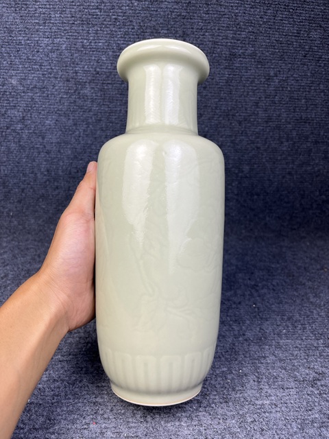 古玩陶瓷青釉暗刻花卉紋棒槌瓶拍賣，當前價格2888元
