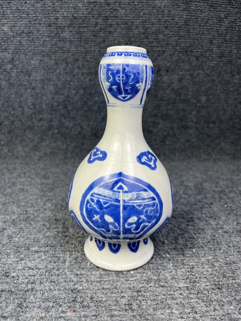 古玩陶瓷青花饕餮紋蒜頭瓶真品鑒賞圖