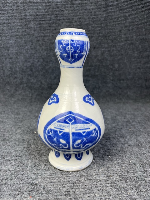 古玩陶瓷青花饕餮紋蒜頭瓶真品鑒賞圖