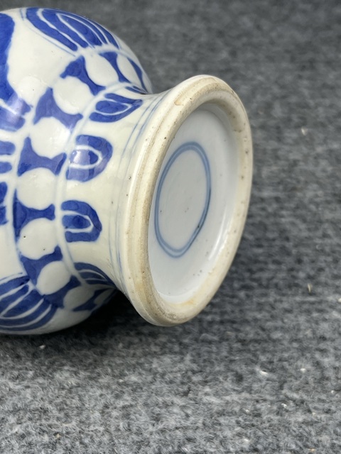 古玩陶瓷青花饕餮紋蒜頭瓶真品鑒賞圖