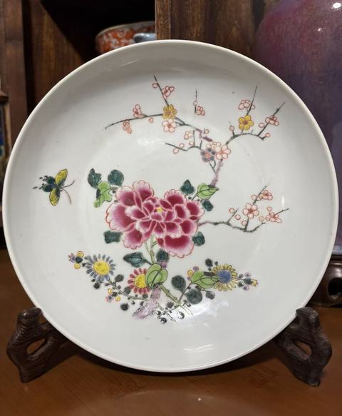 古玩陶瓷粉彩花卉紋盤真品鑒賞圖