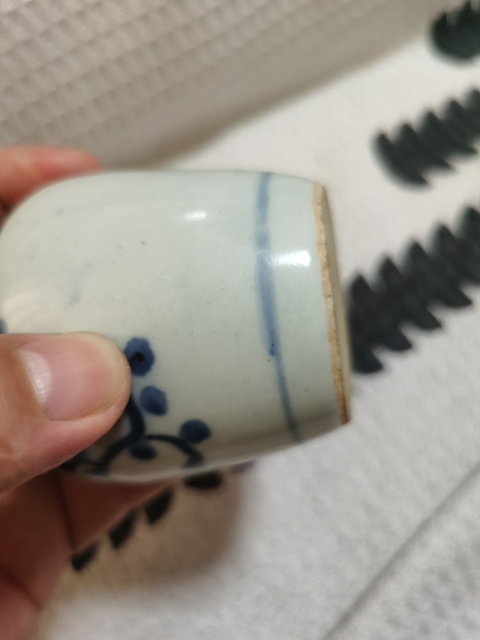 古玩陶瓷青花花卉紋罐真品鑒賞圖