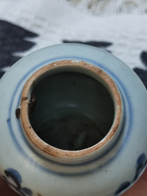 古玩陶瓷青花花卉紋罐真品鑒賞圖