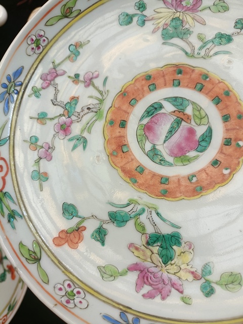 古玩陶瓷四季花卉紋粉彩盤真品鑒賞圖