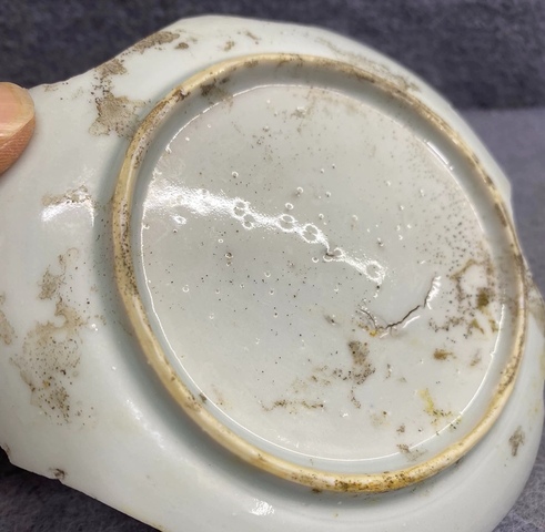 古玩陶瓷花卉紋青花盤標本真品鑒賞圖