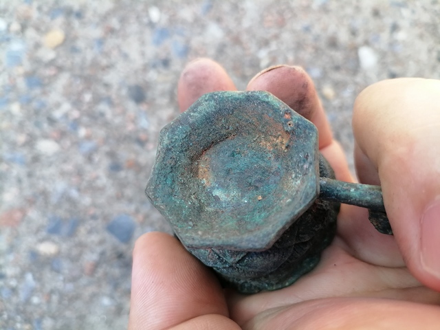 古玩銅器蓮花燭臺真品鑒賞圖