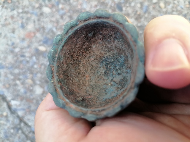 古玩銅器蓮花燭臺真品鑒賞圖