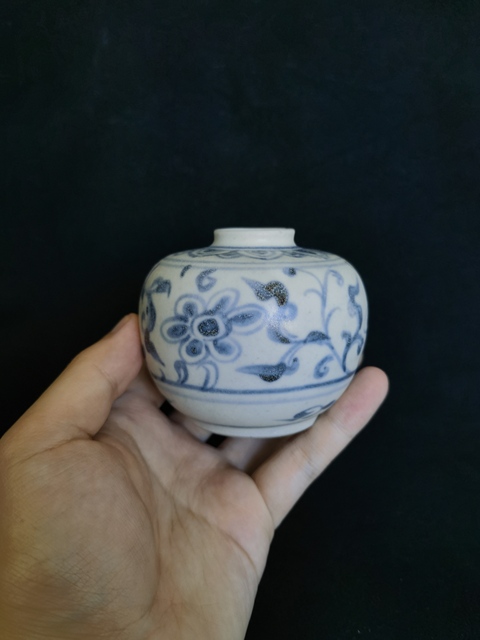 古玩陶瓷明早期青花花卉紋罐拍賣,當(dāng)前價(jià)格0元