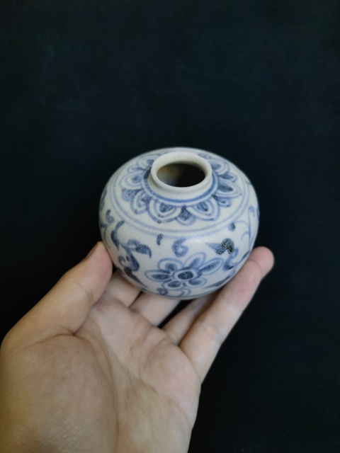 古玩陶瓷明早期青花花卉紋罐拍賣,當(dāng)前價(jià)格0元