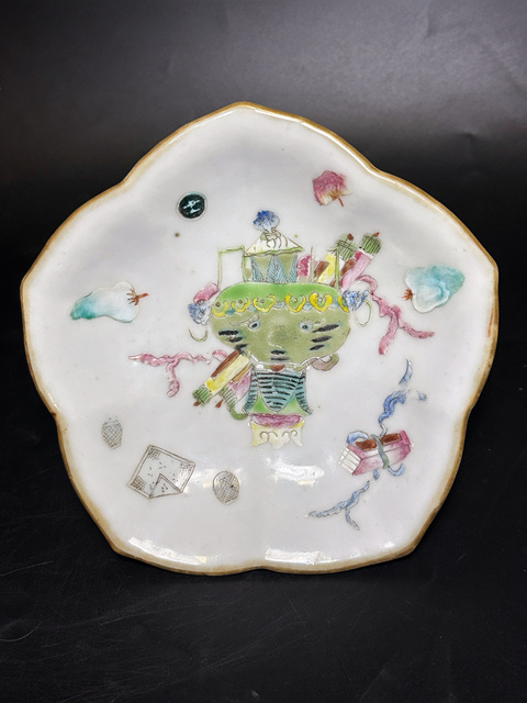 古玩陶瓷粉彩博古圖貢盤真品鑒賞圖
