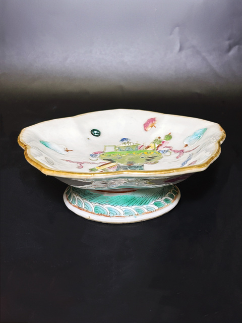 古玩陶瓷粉彩博古圖貢盤真品鑒賞圖