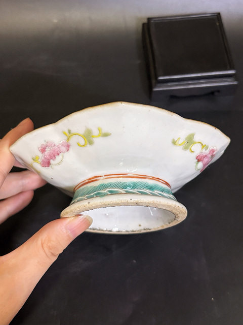 古玩陶瓷粉彩博古圖貢盤真品鑒賞圖