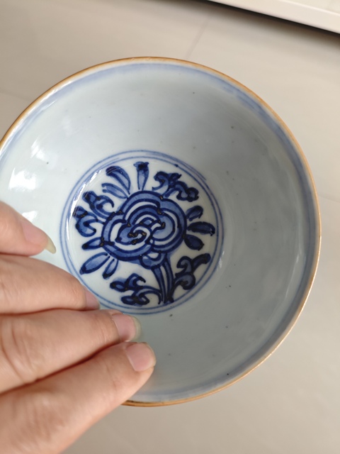 古玩陶瓷青花花卉紋茶碗真品鑒賞圖