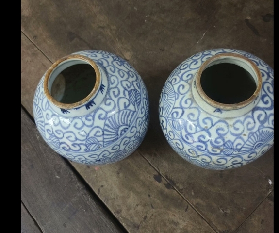 古玩陶瓷青花纏枝花卉紋罐真品鑒賞圖
