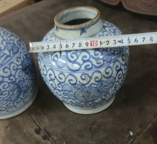 古玩陶瓷青花纏枝花卉紋罐真品鑒賞圖