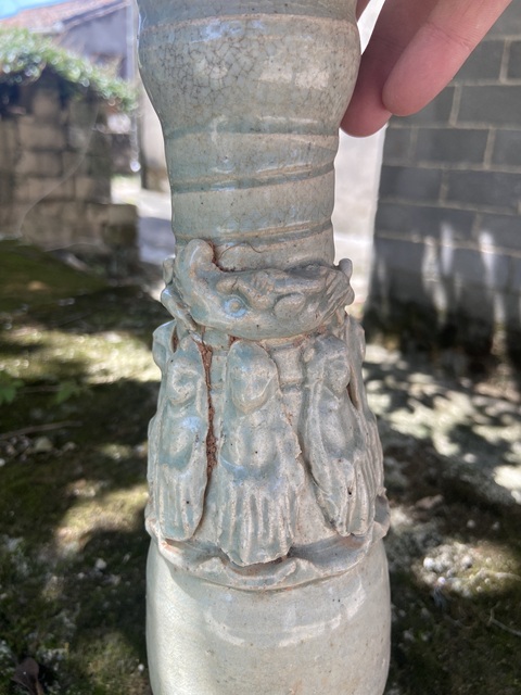 古玩陶瓷青白釉貼塑人物龍紋瓶真品鑒賞圖