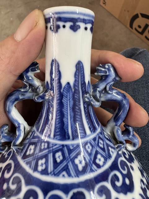 古玩陶瓷青花瓶真品鑒賞圖