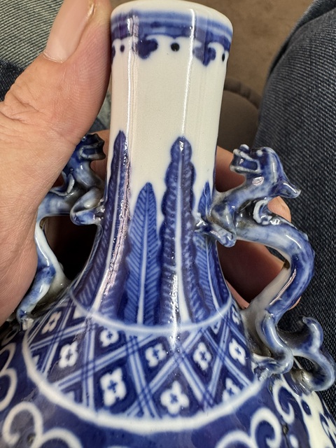 古玩陶瓷青花瓶真品鑒賞圖