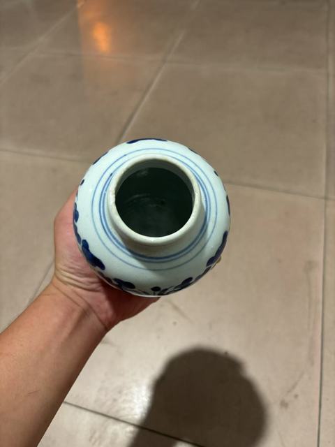古玩陶瓷青花纏枝花紋罐真品鑒賞圖