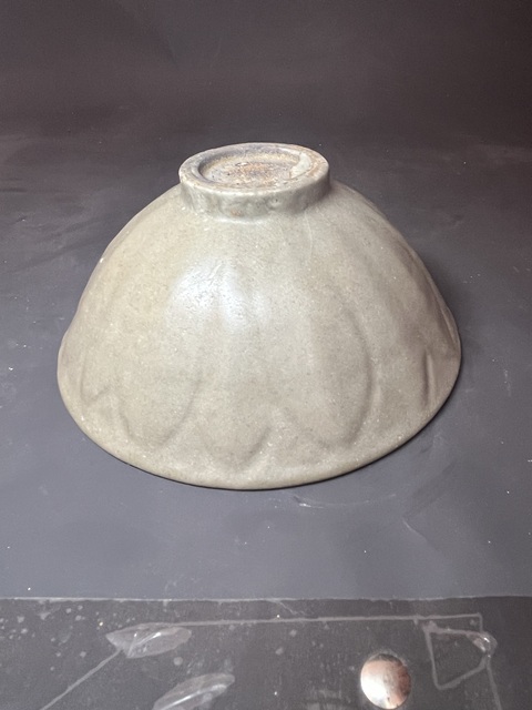 古玩陶瓷龍泉窯青釉碗真品鑒賞圖