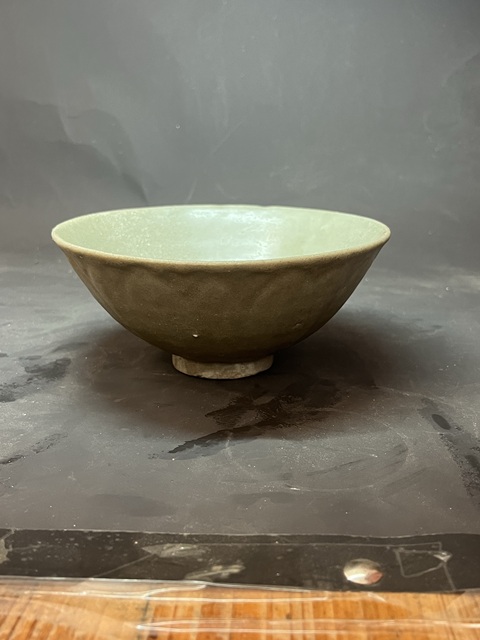 古玩陶瓷龍泉窯青釉碗真品鑒賞圖