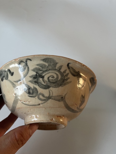 古玩陶瓷明早期纏枝花卉紋青花碗拍賣,當前價格100元