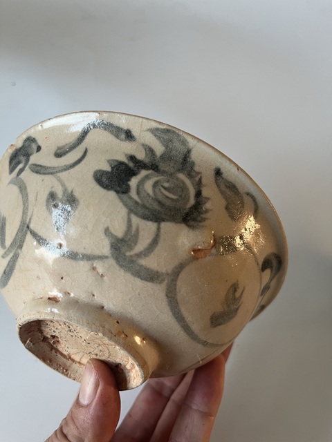 古玩陶瓷明早期纏枝花卉紋青花碗拍賣,當前價格100元