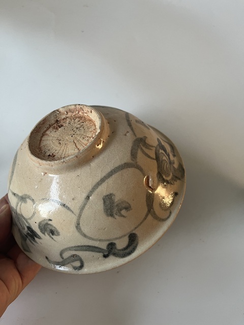 古玩陶瓷明早期纏枝花卉紋青花碗拍賣,當前價格100元