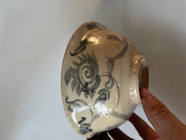 古玩陶瓷明早期纏枝花卉紋青花碗拍賣,當前價格100元