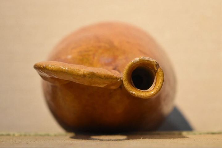 古玩陶瓷遼黃釉皮囊壺真品鑒賞圖