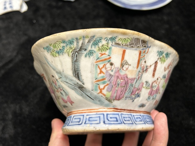 古玩陶瓷粉彩百子鬧春貢碗真品鑒賞圖