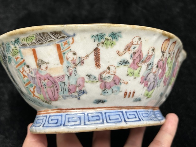 古玩陶瓷粉彩百子鬧春貢碗真品鑒賞圖
