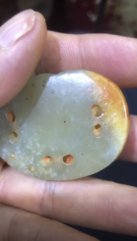 古玩玉器仿古做舊瑞獸帶飾真品鑒賞圖