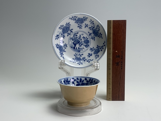 古玩陶瓷清康熙·外米黃釉內青花花卉紋杯碟拍賣,當前價格410元