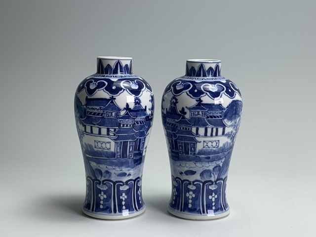 古玩陶瓷清晚期·青花江西十景紋瓶一對(duì)拍賣(mài),當(dāng)前價(jià)格3236元