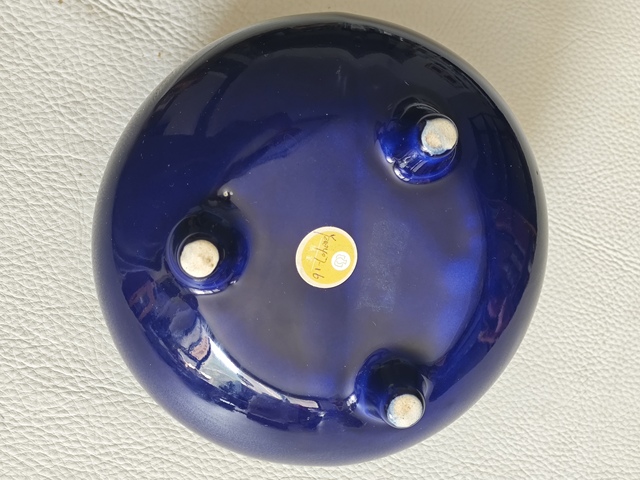 古玩陶瓷已保真霽藍(lán)釉香爐拍賣,當(dāng)前價(jià)格1200元