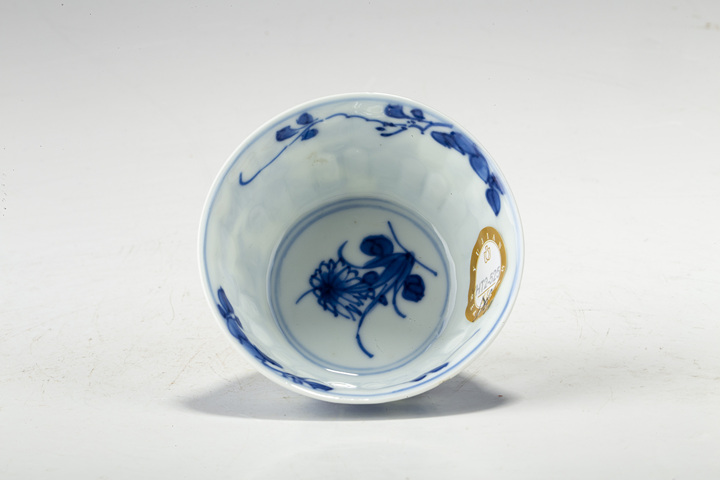 古玩陶瓷清康熙·青花開窗山水人物紋杯真品鑒賞圖