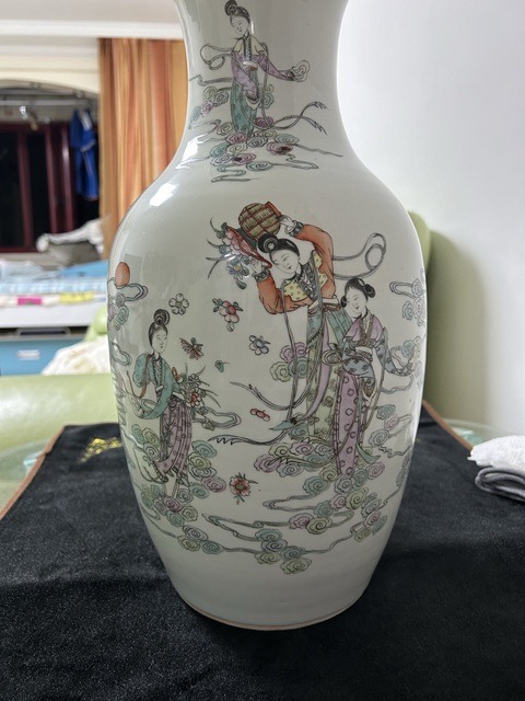 古玩陶瓷粉彩天女散花圖撇口瓶真品鑒賞圖