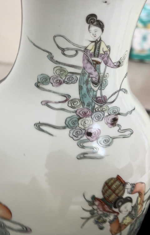 古玩陶瓷粉彩天女散花圖撇口瓶真品鑒賞圖