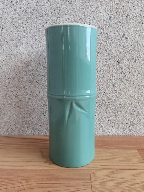 古玩陶瓷竹節型青釉筆筒拍賣,當前價格350元