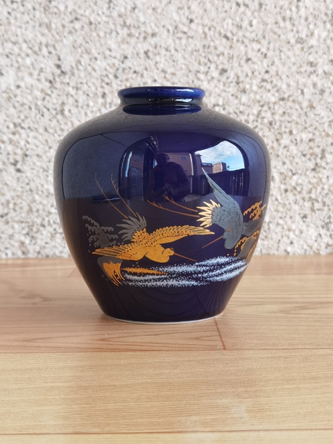 古玩陶瓷藍釉描金花鳥紋罐真品鑒賞圖