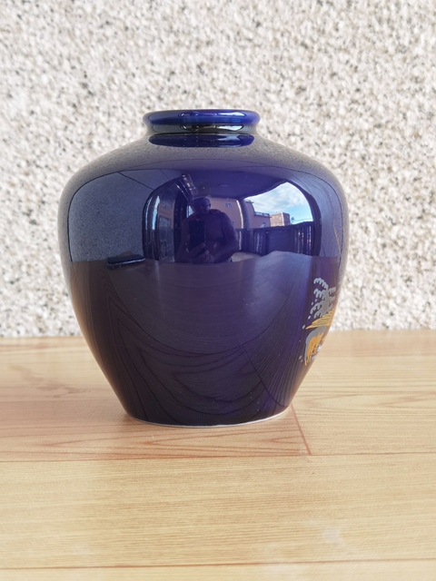 古玩陶瓷藍釉描金花鳥紋罐真品鑒賞圖