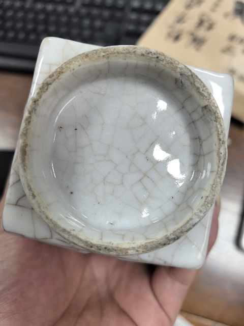 古玩陶瓷哥釉琮式瓶真品鑒賞圖