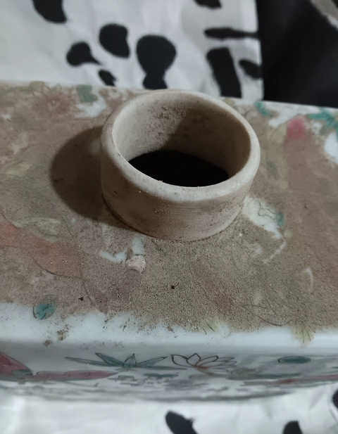 古玩陶瓷花蝶紋茶葉罐真品鑒賞圖